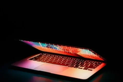 MacBook Air M3 - Revolutionary laptop with stunning display and powerful M3 chip